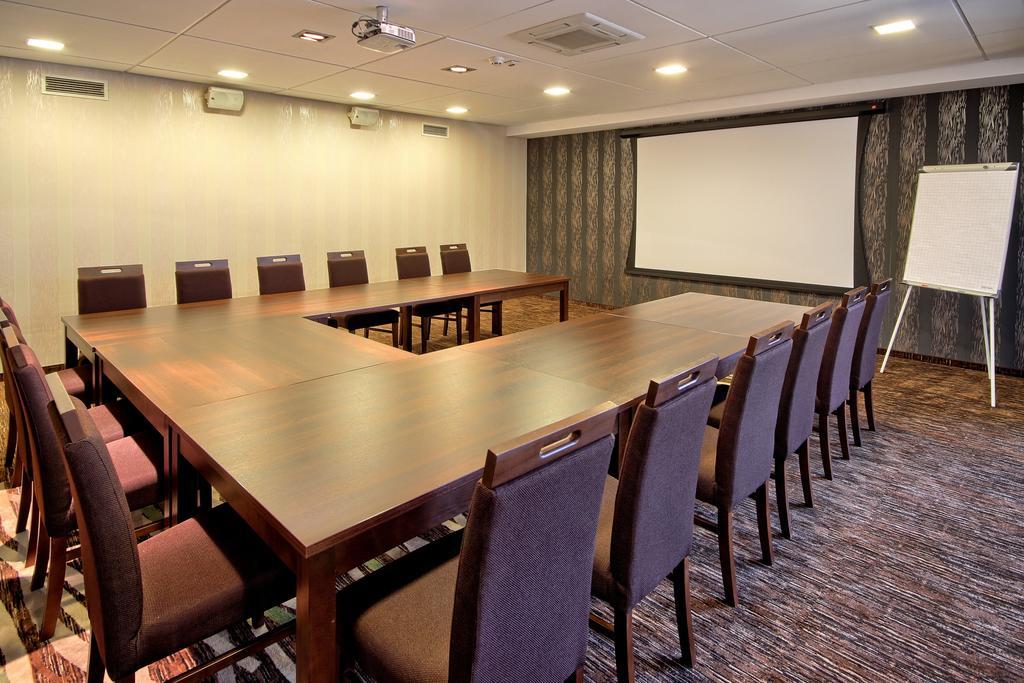 Hotel Arkas Proszkow Ngoại thất bức ảnh